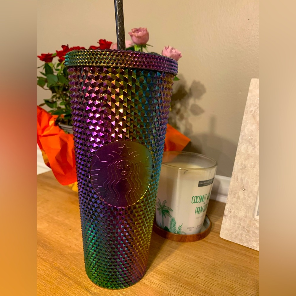 NWT Starbucks 2023 Bling‎ Oil Slick Studded 24oz Venti Tumbler Cold Cup